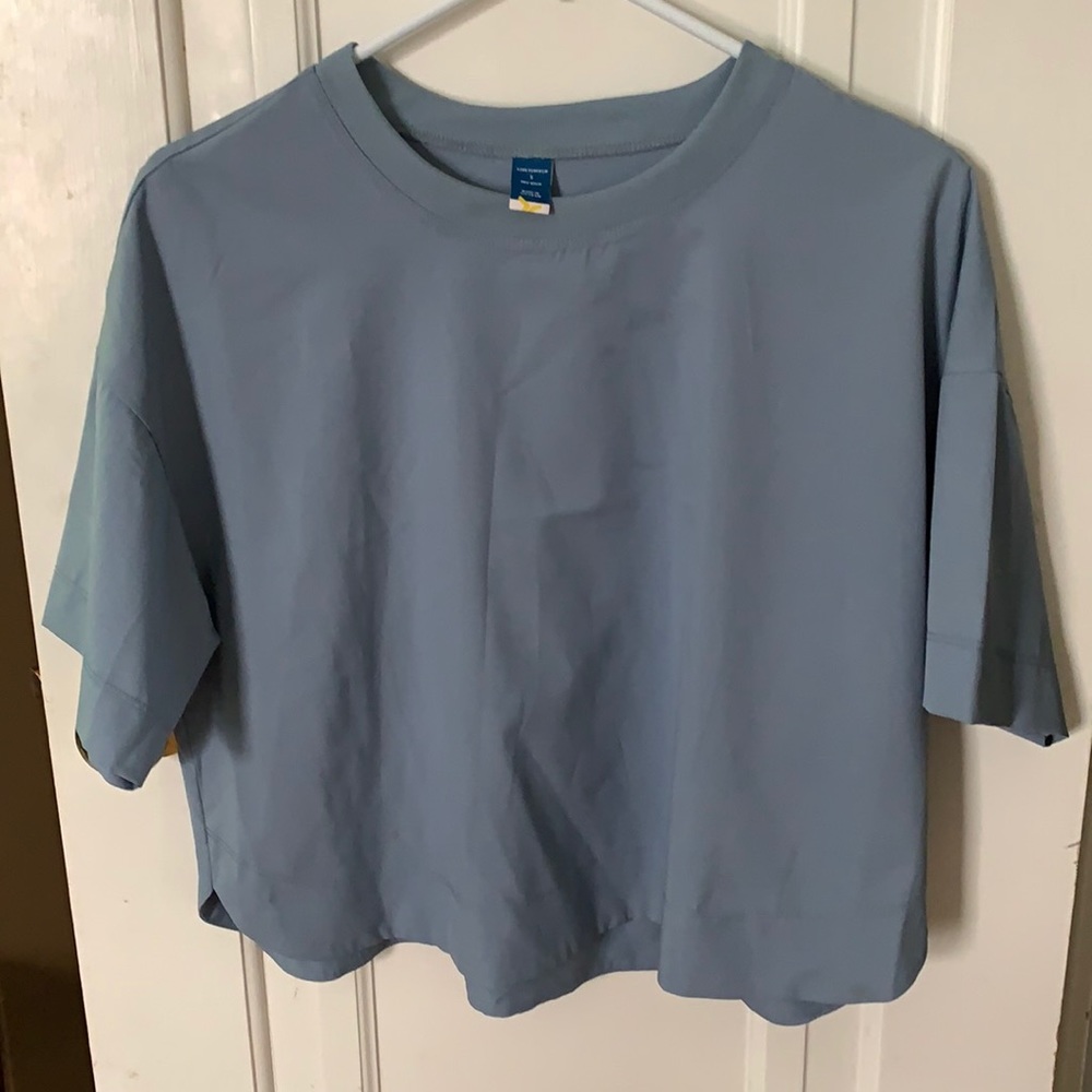 Old Navy Quick Dry Cropped Tee